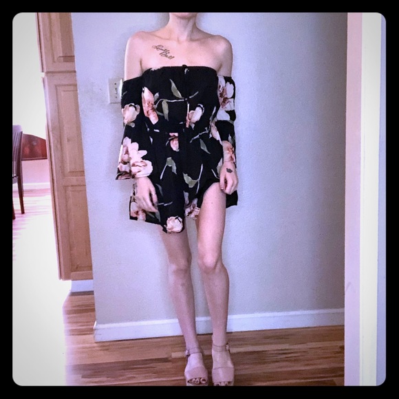 NWT ‘Pauline’ Romper - Picture 2 of 8